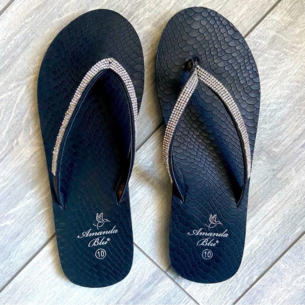 Rhinestone Embellished Flip-Flops💎